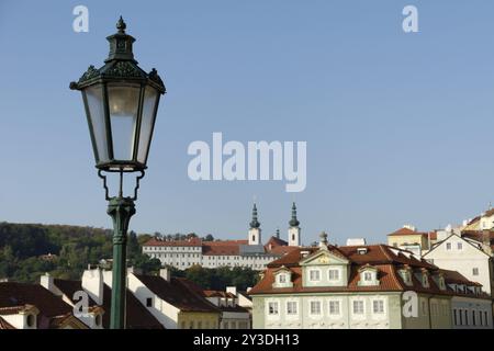 Blick von der Prager Burg zum Kloster Strahov, Prag Stockfoto