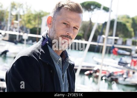 La Rochelle, Frankreich. September 2024. Nicolas Duvauchelle posiert während des 26. La Rochelle Fiction Festivalls am 14. September 2024 in La Rochelle, Frankreich. Foto: David NIVIERE/ABACAPRESS. COM Credit: Abaca Press/Alamy Live News Stockfoto