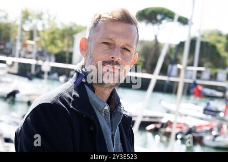 La Rochelle, Frankreich. September 2024. Nicolas Duvauchelle posiert während des 26. La Rochelle Fiction Festivalls am 14. September 2024 in La Rochelle, Frankreich. Foto: David NIVIERE/ABACAPRESS. COM Credit: Abaca Press/Alamy Live News Stockfoto