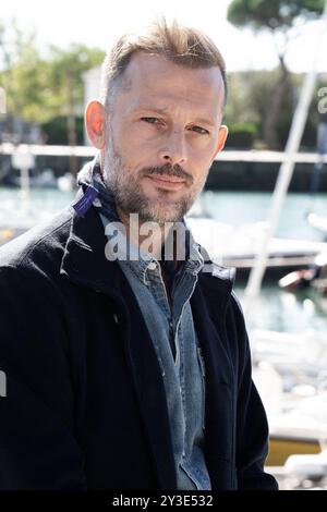 La Rochelle, Frankreich. September 2024. Nicolas Duvauchelle posiert während des 26. La Rochelle Fiction Festivalls am 14. September 2024 in La Rochelle, Frankreich. Foto: David NIVIERE/ABACAPRESS. COM Credit: Abaca Press/Alamy Live News Stockfoto