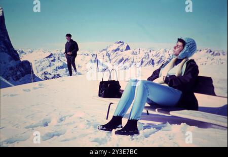 Skifahrer GER, 20240101, Aufnahme ca. 1966, Skifahrer in den Alpen *** Skier GER, 20240101, Foto ca. 1966, Skier in den Alpen Stockfoto