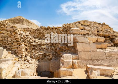 Ägypten, Sakkara Süd, König Pepi II. Bestattungsanlage, Eingang der Königin Neith Pyramide. Stockfoto