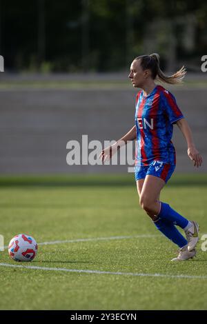 LONDON, ENGLAND – 12. SEPTEMBER: Josie Green von Crystal Palace FC Women während des Freundschaftsspiels zwischen Crystal Palace und ADO den Stockfoto