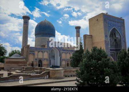 Außenansicht des Mausoleums Gur-e Amir des turkomongolischen Eroberers Tamerlane in Samarkand, Usbekistan Stockfoto