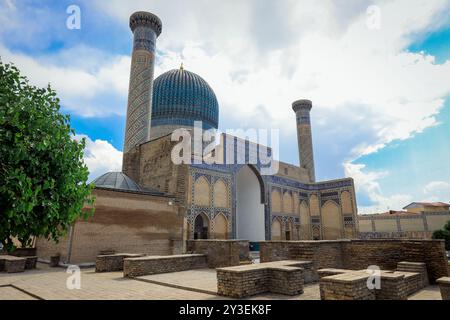 Außenansicht des Mausoleums Gur-e Amir des turkomongolischen Eroberers Tamerlane in Samarkand, Usbekistan Stockfoto