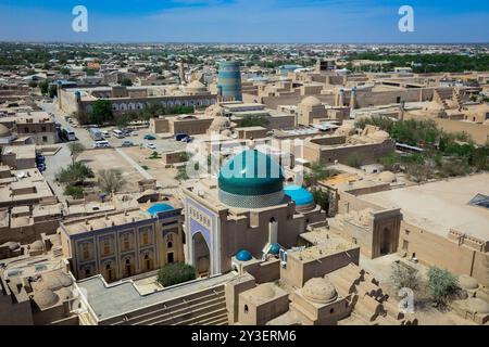 Usbekistan, Chiwa - 10. Mai 2019: Blick auf das Pahlavan Mahmud Museum Stockfoto