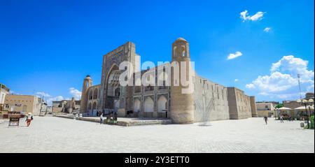 Buchara, Usbekistan - 10. Mai 2019: Wichtigste traditionelle Madrasah des alten Buchara Stockfoto