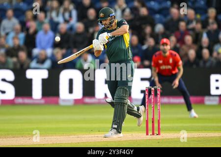 Matthew Short of Australia trifft eine vier (4) während der zweiten Vitality IT20 Series England gegen Australien im Sophia Gardens Cricket Ground, Cardiff, Vereinigtes Königreich, 13. September 2024 (Foto: Craig Thomas/News Images) Stockfoto