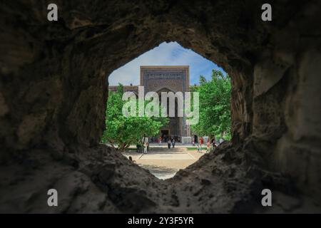 Traditionelle Architektur auf dem Registan-Platz der Altstadt von Samarkand, Usbekistan Stockfoto