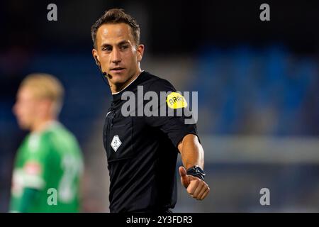 Eindhoven, Niederlande. September 2024. EINDHOVEN, NIEDERLANDE - 13. SEPTEMBER: Schiedsrichter Martin Perez beim niederländischen Keuken Kampioen Divisie Spiel zwischen dem FC Eindhoven und dem FC Dordrecht im Jan Louwers Stadion am 13. September 2024 in Eindhoven, Niederlande. (Foto von Joris Verwijst/Orange Pictures) Credit: Orange Pics BV/Alamy Live News Stockfoto