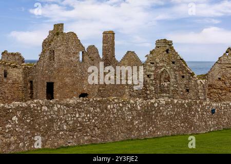 Dunnottar Castle, eine historische Festung auf den Klippen von Aberdeenshire, Schottland, in der Nähe von Stonehaven. Stockfoto