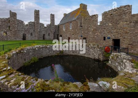 Dunnottar Castle, eine historische Festung auf den Klippen von Aberdeenshire, Schottland, in der Nähe von Stonehaven. Stockfoto