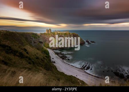 Dunnottar Castle, eine historische Festung auf den Klippen von Aberdeenshire, Schottland, in der Nähe von Stonehaven. Stockfoto