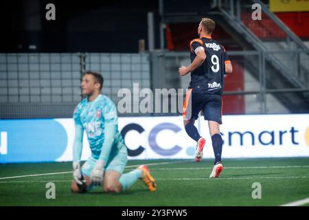 Maastricht, Niederlande. September 2024. MAASTRICHT, NIEDERLANDE - 13. SEPTEMBER: Henk Veerman vom FC Volendam feiert sein Tor während des Spiels MVV Maastricht zwischen dem FC Volendam am 13. September 2024 in de Geusselt in Maastricht, Niederlande. (Foto von Orange Pictures/Orange Pictures) Credit: dpa/Alamy Live News Stockfoto