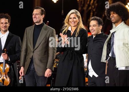 Amsterdam, Niederlande, 2024 2013-09-13 21:47:40 AMSTERDAM, 13-09-2024, Nelson MandelaparkQueen Maxima während der Eröffnungsnacht 2024 im Royal Concertgebouw Orchestra im Nelson Mandelapark in Amsterdam-Zuidoost. Das kostenlose Open-Air-Konzert findet jedes Jahr in einem anderen Teil der Stadt statt. FOTO: NLBeeld/Patrick van EMST Credit: NL Beeld / Patrick van EMST Stockfoto