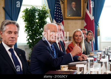 Washington, Usa. September 2024. US-Präsident Joe Biden trifft sich am Freitag, den 13. September 2024, im Blue Room im Weißen Haus in Washington mit dem britischen Premierminister Keir Starmer. Foto: Yuri Gripas/UPI Credit: UPI/Alamy Live News Stockfoto