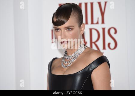 Roma, Latium. September 2024. Camille Razat während der Emily in Paris 4. Staffel roter Teppich. Rom (Italien), 10. September 2024 Credit: massimo insabato/Alamy Live News Stockfoto