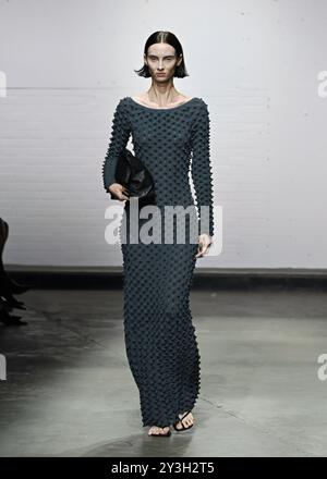 LONDON, GROSSBRITANNIEN. September 2024. Chet Lo SS25 Runway Show in 180 Strand, Strand, London, UK. (Foto von 李世惠/siehe Li/Picture Capital) Credit: Siehe Li/Picture Capital/Alamy Live News Stockfoto