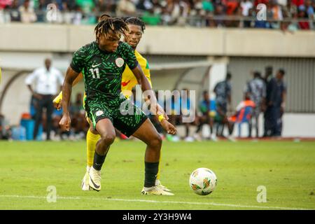 UYO, NIGERIA - 07. SEPTEMBER: Samuel Chukwueze aus Nigeria beim Qualifikationsspiel des Afrikanischen Nationalcups 2025 {AFCON} zwischen Nigeria und Benin Re Stockfoto