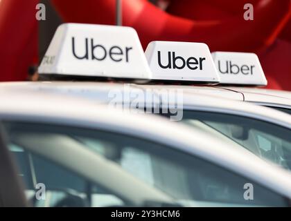 Krakau, Polen. September 2024. Das Uber-Logo ist auf der Tuning Show Expo in Krakau, Polen, am 8. September 2024 zu sehen. (Foto: Klaudia Radecka/NurPhoto) Credit: NurPhoto SRL/Alamy Live News Stockfoto