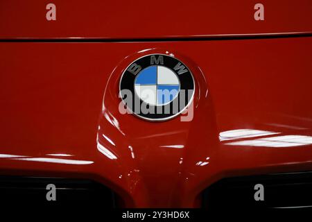 Krakau, Polen. September 2024. Das BMW Logo ist auf der Tuning Show Expo in Krakau, Polen, am 8. September 2024 zu sehen. (Foto: Klaudia Radecka/NurPhoto) Credit: NurPhoto SRL/Alamy Live News Stockfoto