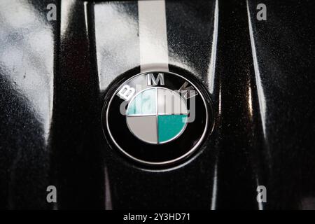 Krakau, Polen. September 2024. Das BMW Logo ist auf der Tuning Show Expo in Krakau, Polen, am 8. September 2024 zu sehen. (Foto: Klaudia Radecka/NurPhoto) Credit: NurPhoto SRL/Alamy Live News Stockfoto