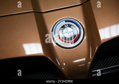 Krakau, Polen. September 2024. Das BMW Logo ist auf der Tuning Show Expo in Krakau, Polen, am 8. September 2024 zu sehen. (Foto: Klaudia Radecka/NurPhoto) Credit: NurPhoto SRL/Alamy Live News Stockfoto