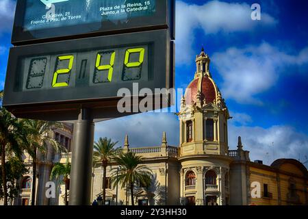 Valencia, Spanien, Plaza de Ayuntamiento. Oktober 2013 Stockfoto