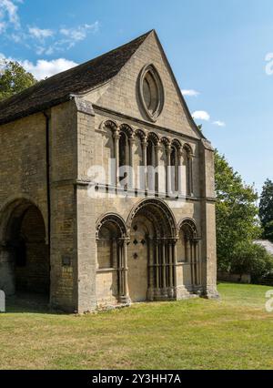 Überreste der St. Leonards Priory, Stamford, Lincolnshire, England, Vereinigtes Königreich. Gegründet von Wilhelm II. Um 1090, wurde die Westfront 1150 wieder aufgebaut. Stockfoto
