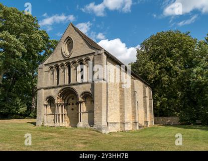 Überreste der St. Leonards Priory, Stamford, Lincolnshire, England, Vereinigtes Königreich. Gegründet von Wilhelm II. Um 1090, wurde die Westfront 1150 wieder aufgebaut. Stockfoto