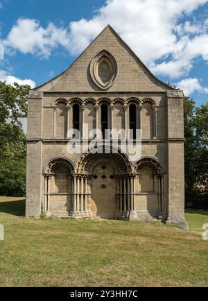 Überreste der St. Leonards Priory, Stamford, Lincolnshire, England, Vereinigtes Königreich. Gegründet von Wilhelm II. Um 1090, wurde die Westfront 1150 wieder aufgebaut. Stockfoto