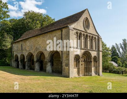 Überreste der St. Leonards Priory, Stamford, Lincolnshire, England, Vereinigtes Königreich. Gegründet von Wilhelm II. Um 1090, wurde die Westfront 1150 wieder aufgebaut. Stockfoto