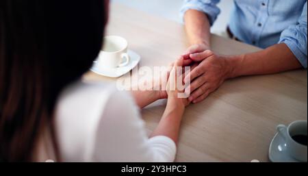 Beziehung Und Liebe. Männliches Und Weibliches Paar Im Café Stockfoto