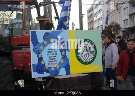 Griechenland: Griechische Landwirte fahren ihre Traktoren vor dem parlamentsgebäude. Athen, Griechenland, 20. Februar 2024. Griechische Bauern fahren ihre Traktoren am 20. Februar 2024 vor dem parlamentsgebäude in Athen, Griechenland. Sie protestieren gegen die hohen Produktionskosten und die mangelnde Unterstützung der Regierung. Kostas Galanis/Alto Press Athens Attiki Griechenland Copyright: XKonstantinosxGalanisx Stockfoto