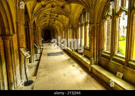 Zwischenstopp auf dem Weg durch England im malerischen Dorf Salisbury und der einzigartigen Abtei in der Grafschaft Wiltshire - Großbritannien Stockfoto