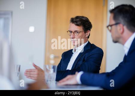 Interview mit Hendrik Wuest, CDU, Ministerpräsident von Nordrhein-Westfalen, und Jan Redmann, Landesvorsitzender der CDU Brandenburg. Berlin, 28. August 2024. Stockfoto