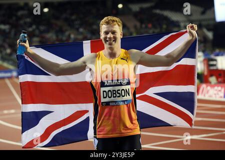 Brüssel, Belgien September 2024. Charles Dobson aus Großbritannien feiert nach dem 400-m-Finale der Männer beim Diamond League Brussels Meeting 2024 in Brüssel, Belgien, 13. September 2024. Quelle: Zhao Dingzhe/Xinhua/Alamy Live News Stockfoto