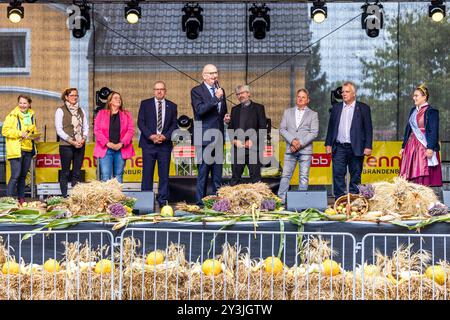 Drachhausen, Deutschland. September 2024. Dietmar Woidke (SPD), Ministerpräsident des Landes Brandenburg, eröffnet das 19. Brandenburger Dorf- und Erntefest. Vermerk: Frank Hammerschmidt/dpa/Alamy Live News Stockfoto