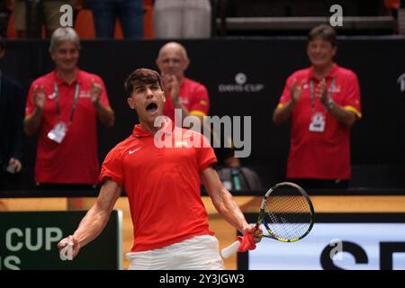 Carlos Alcaraz von Spanien reagiert auf den Sieg gegen Ugo Humbert von Frankreich beim Davis Cup 2024, Gruppe B, Tennis-Spiel zwischen Frankreich und Spanien, das am 11. September 2024 in Fuente de San Luis in Valencia ausgetragen wurde. Foto Alvaro Diaz / Spanien DPPI / DPPI Stockfoto