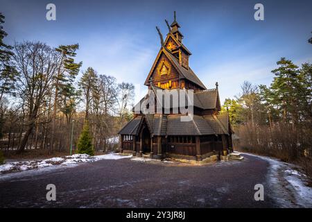 Oslo - 11. Februar 2023: Die epische mittelalterliche Gol Stave Kirche im Freilichtmuseum von Oslo, Norwegen Stockfoto