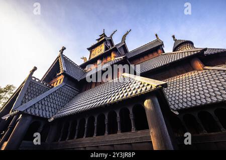 Oslo - 11. Februar 2023: Die epische mittelalterliche Gol Stave Kirche im Freilichtmuseum von Oslo, Norwegen Stockfoto