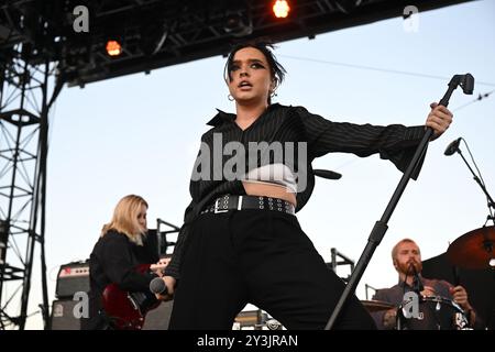 Holly Minto von Crawlers tritt am 11. September 2024 auf dem Dach des Pier 17 in New York City auf. Stockfoto