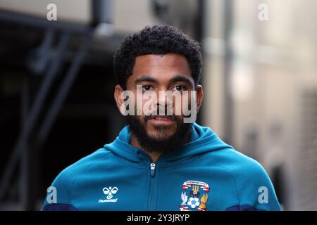 Jay DaSilva von Coventry City vor dem Sky Bet Championship-Spiel in der Vicarage Road, Watford. Bilddatum: Samstag, 14. September 2024. Stockfoto