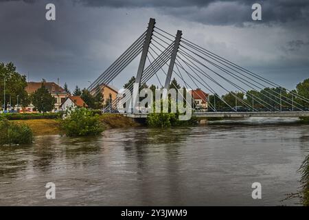 Zidlochovice, Tschechische Republik. September 2024. Überschwemmung des Flusses Svratka, dessen Höhe in Zidlochovice bei Brünn, Tschechische Republik, am 14. September 2024 steigt. Quelle: Patrik Uhlir/CTK Photo/Alamy Live News Stockfoto