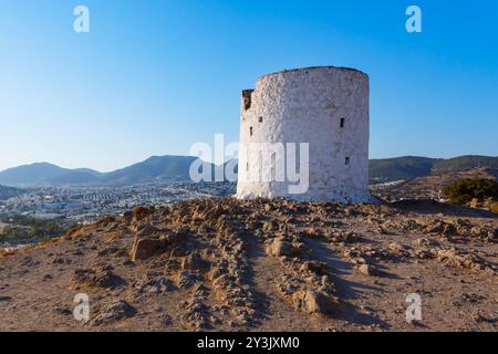 Ruinen der Windmühle von Bodrum. Bodrum ist eine Stadt in der Provinz Mugla in der Türkei. Stockfoto