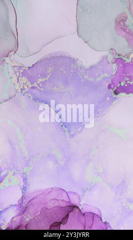 Zartes abstraktes Aquarellkunstwerk mit sanften lila- und türkisfarbenen Tönen und sanften, fließenden Mustern auf der Leinwand Stockfoto