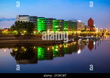 Innenhafen oder Inner Harbor District in der Stadt Duisburg, Deutschland Stockfoto
