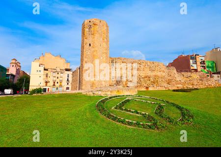 Tarragona, Spanien - 15. Oktober 2021: Turm von Monges oder Torre de les Monges in Tarragona. Tarragona ist eine Hafenstadt im Nordosten Spaniens an den Kosten Stockfoto