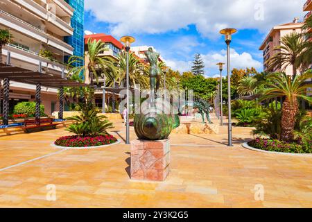 Marbella, Spanien - 24. Oktober 2021: Skulpturen von Salvador Dali an der Avenue Avenida del Mar in der Stadt Marbella in der Provinz Malaga in Andalusien Stockfoto