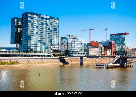 Düsseldorf, Deutschland - Juli 01, 2018: Medienhafen oder Media Harbour ist eine umgebaute Hafen in Düsseldorf Stadt in Deutschland Stockfoto